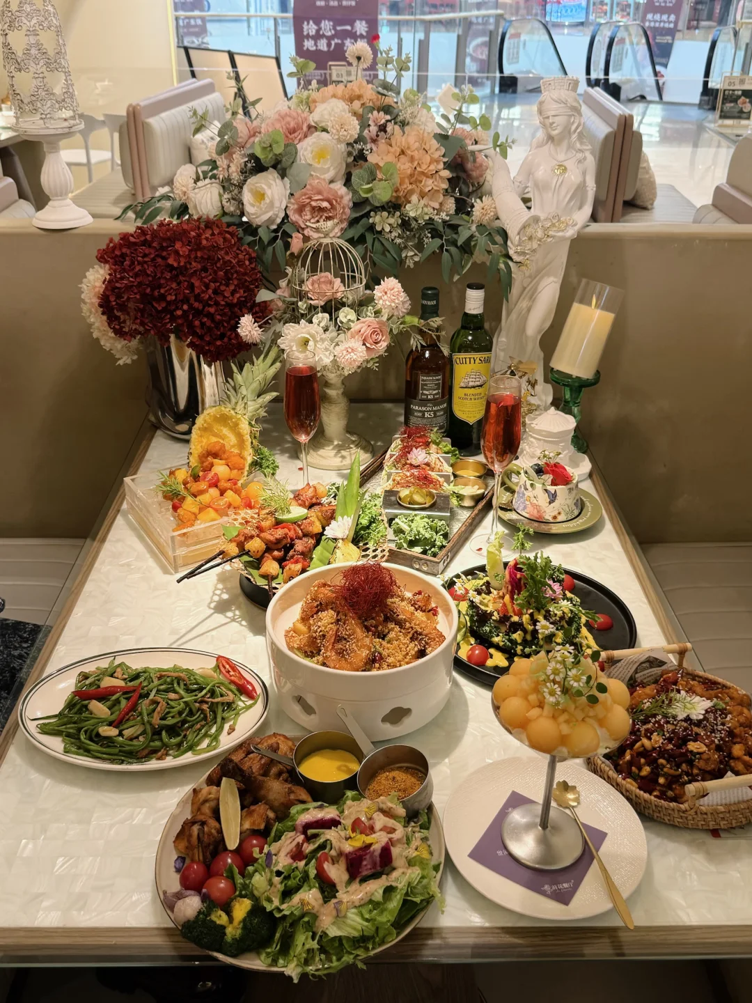 黄岛约会天花板，在莫奈花园吃漂亮饭💐 💗黄岛吾悦五楼莳花餐厅我已经...