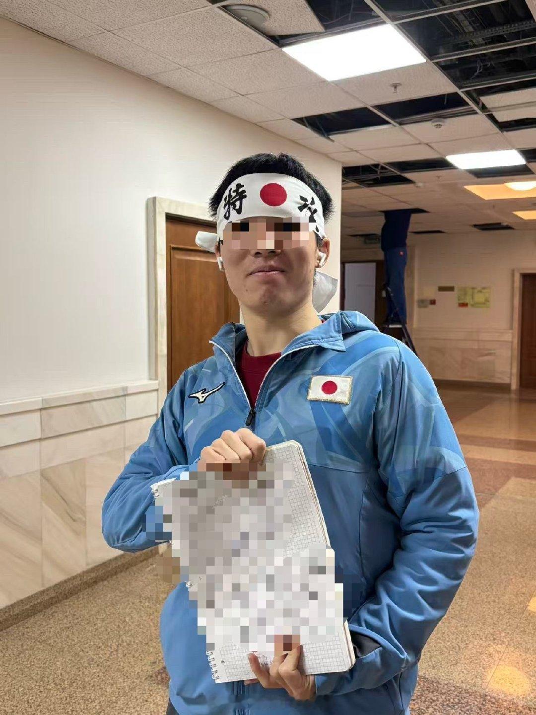 这货，该刑啊

#中国留学生披旭日旗被同胞怒斥##中国留学生就身披旭日旗道歉# ​