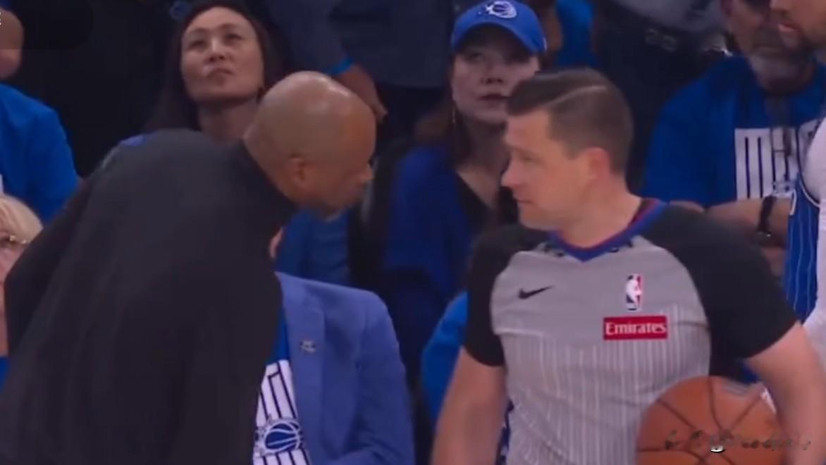 魔术只有主场优势但没主场哨，这场要输了赛后绝对会喷裁判。  魔术队今天...