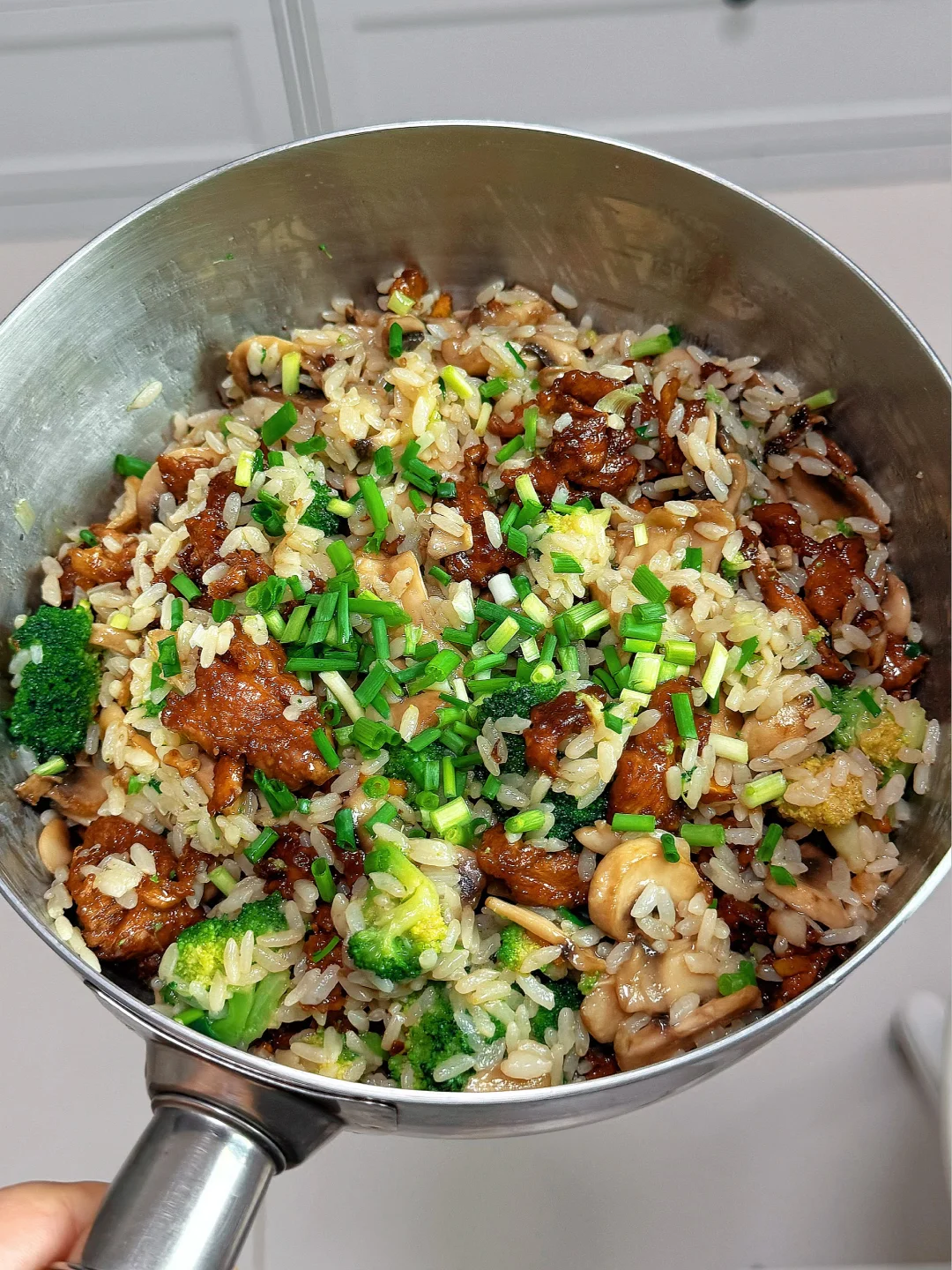 谁懂啊？口蘑炒肉片拌饭吃一次爱一次！