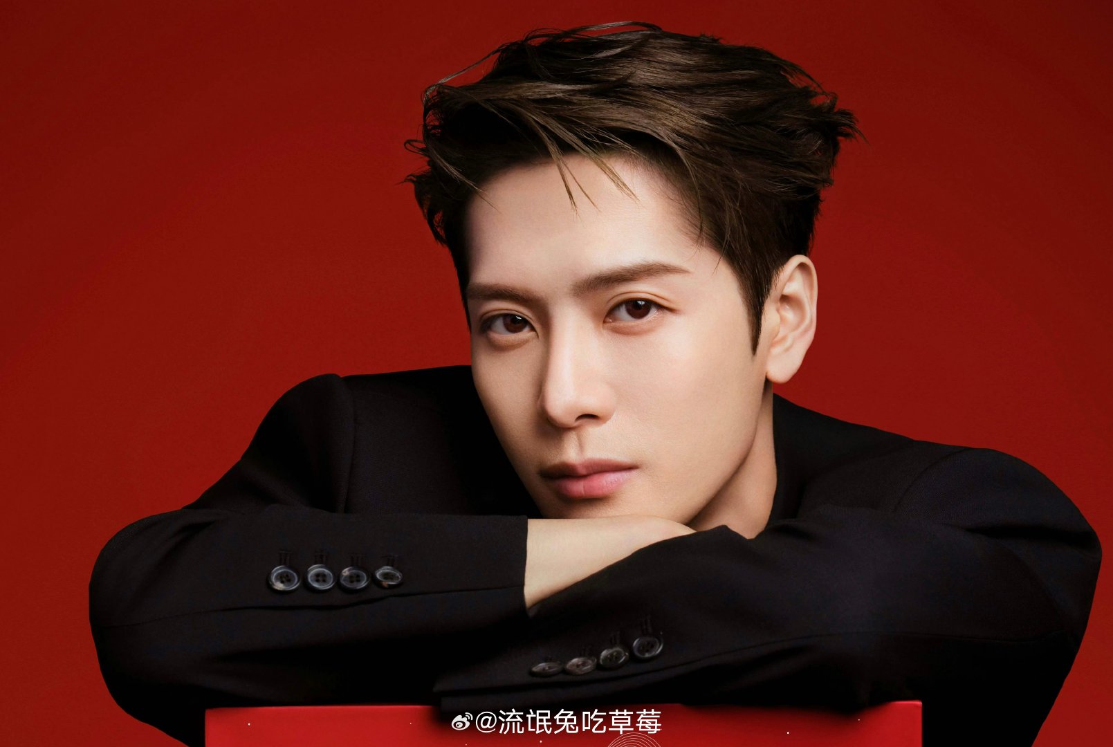 #王嘉尔[超话]#🇨🇳wje#王嘉尔新歌# 
光是看见的脸，坏情绪就能消散大半，世间怎么会有如此赏心悦目的人😍
#王嘉尔新歌mv里藏了多少个王嘉尔# ​