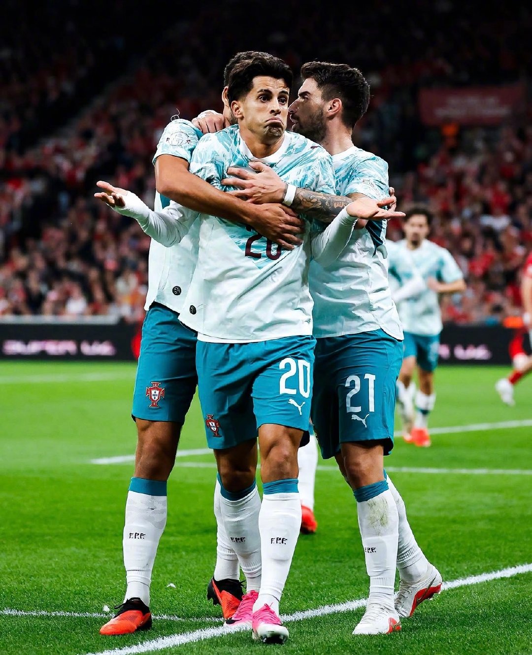 ⚽️国际比赛日战果

欧国联｜🇩🇰丹麦2-4葡萄牙🇵🇹：坎塞洛代表葡萄牙首发出战至第63分钟，并在上半场破门首开纪录为葡萄牙取得领先！

#巴萨[超话]#  🔴🔵#ForçaBarça# ​
