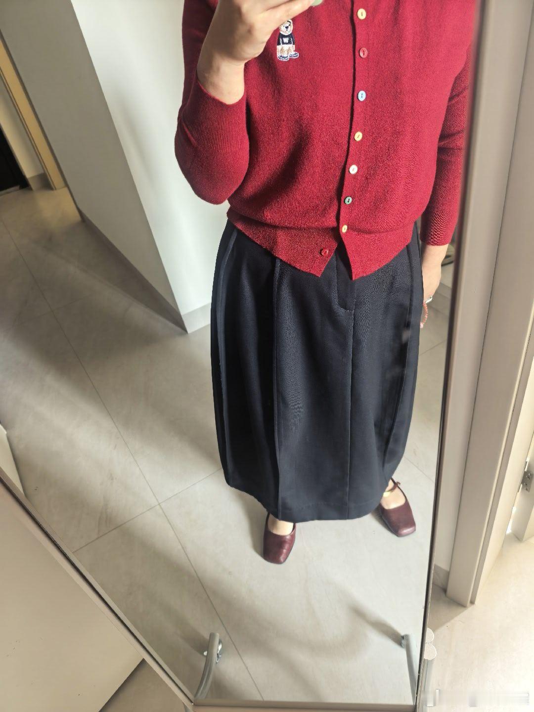 deepseek喊我多穿大红大紫 ​