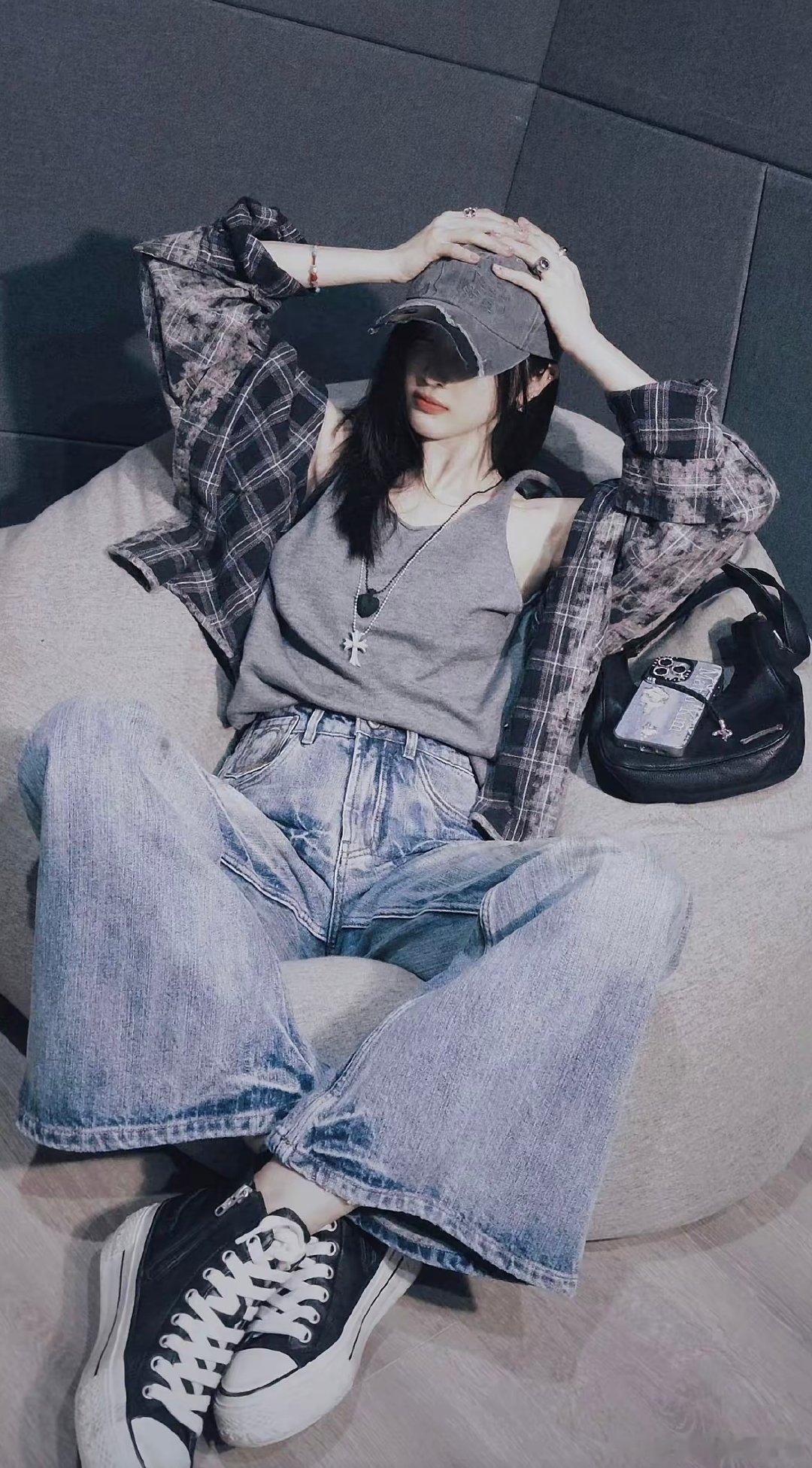 #吴宣仪[超话]#  超like 一下～ ​