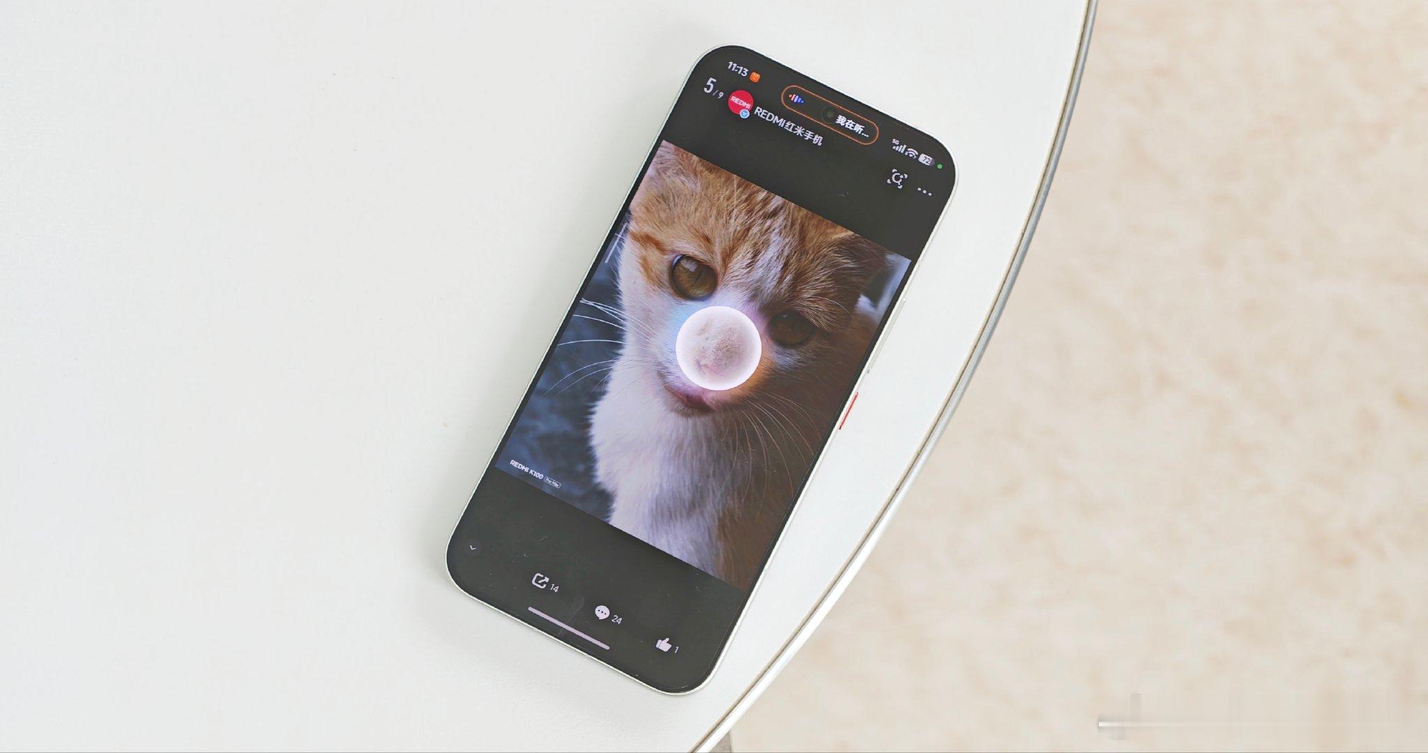 REDMI K100 Pro Max正式版小米澎湃OS4今天推送了，我第一时间就升级了，因为Beta版本我没法升级（设备超过三个就没法申请了），所以等了很久了。

澎湃OS4在视效上的变化大家都熟悉，柔光玻璃材质和整个审美做的确实不错。另外它的通透度做的挺不错，特别是设置界面全新层级关系，有些OS的通透度会影响 ​
