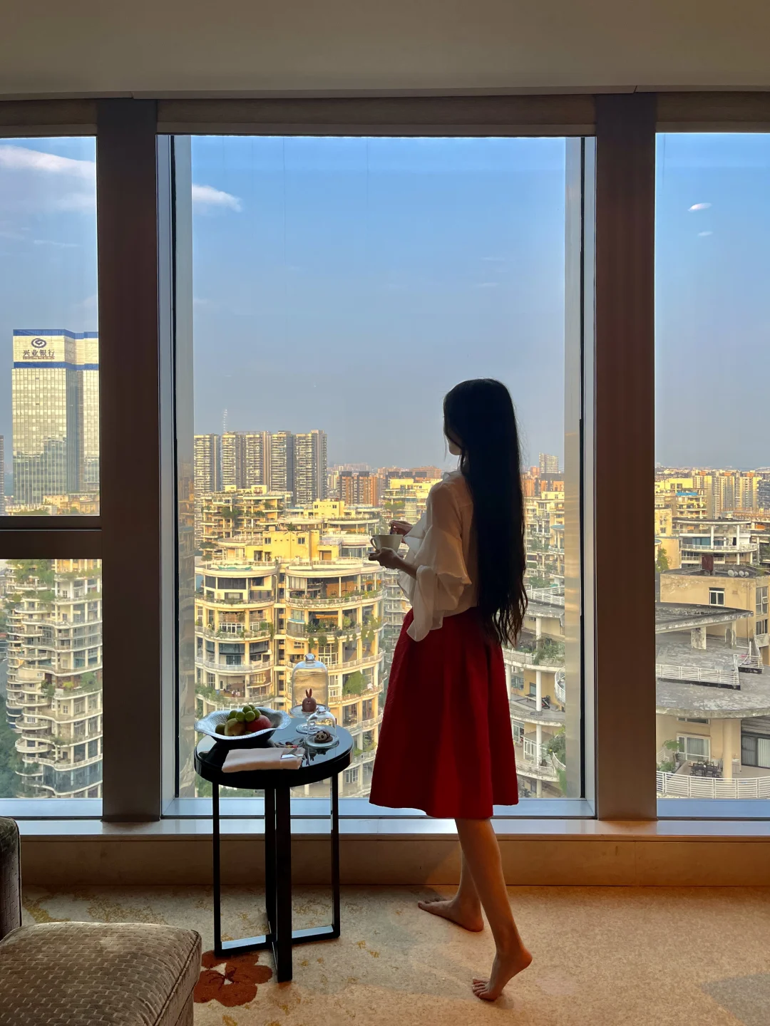 为了酒店这扇窗，值得再飞一次成都🌤️