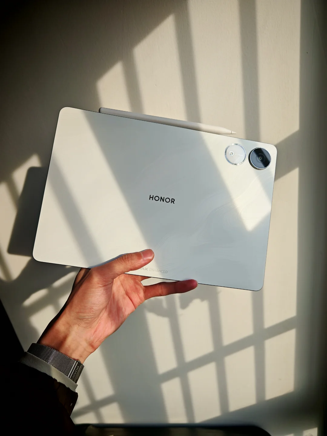 听劝！想买荣耀平板10Pro的人，看看这条再做决定也不迟！看似礼盒版更便宜送了荣