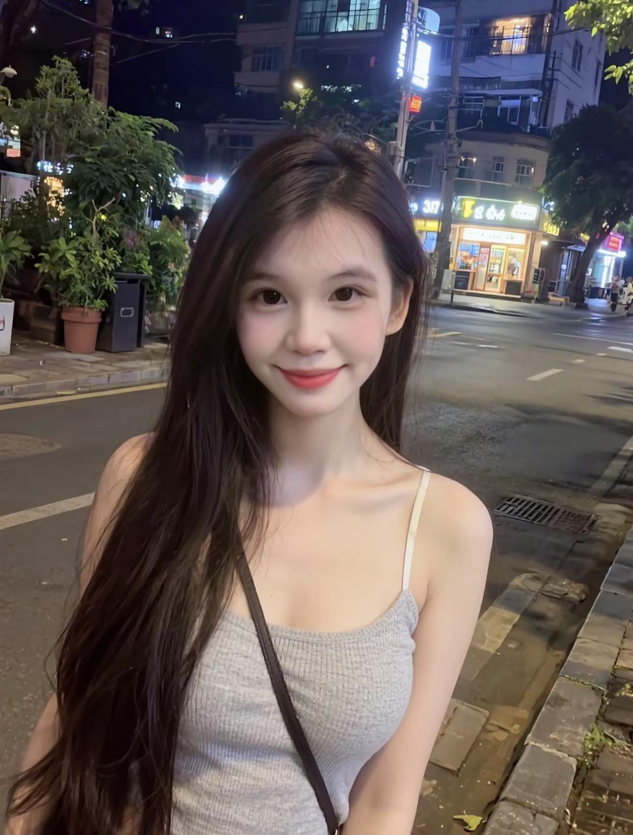 <p>街拍小姐姐穿搭秀 <!--{img:0}--></p><img ...