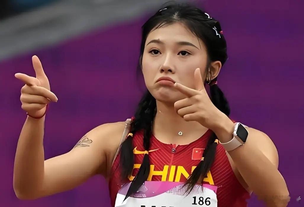 昨晚饭局，一位刚离职的HR总监喝多了说：在体育圈，能自称“第一”的，从...