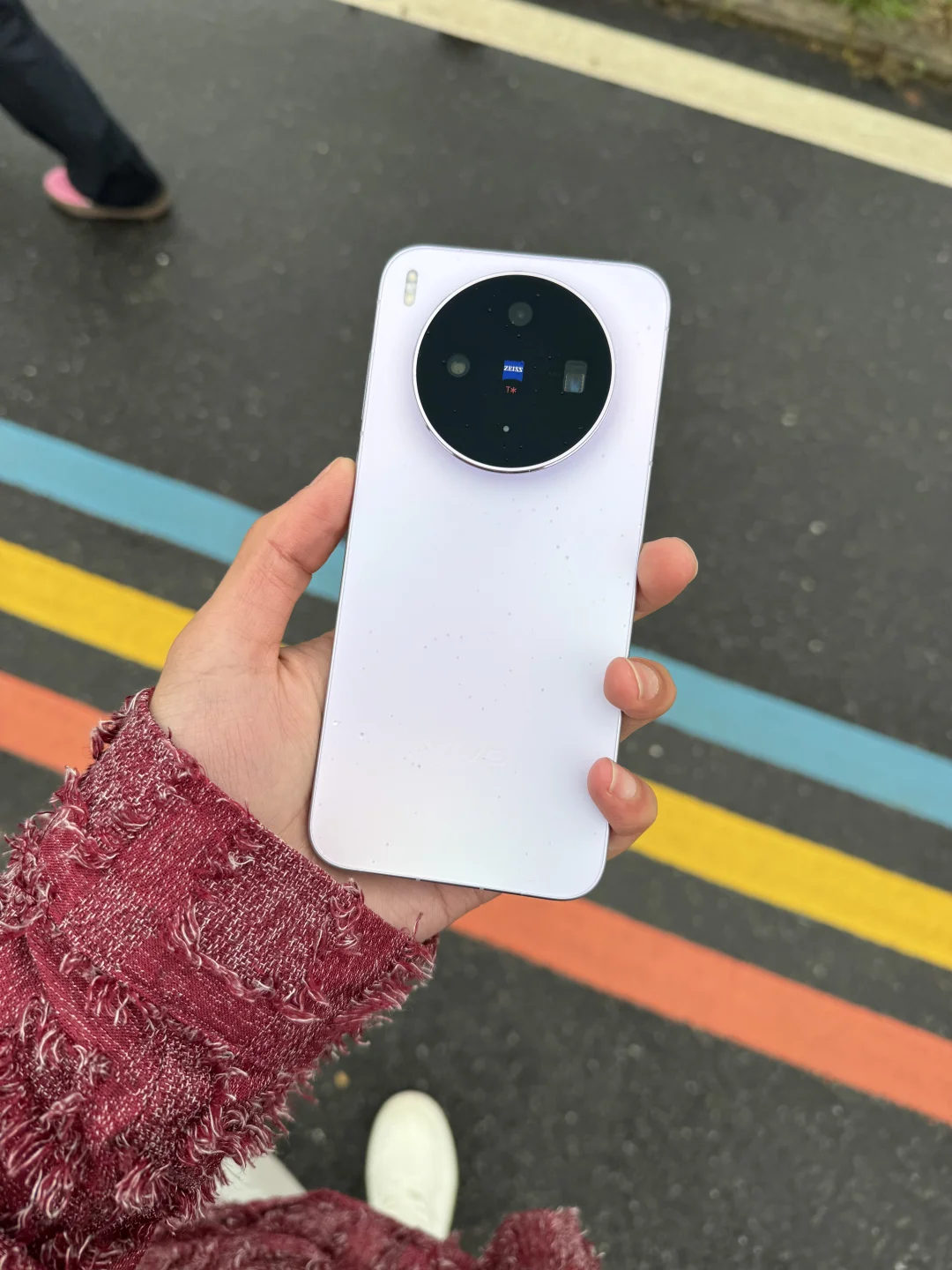 五一带着vivoX300s出去旅游了一趟，到底谁在裸泳？不言自明。给大...