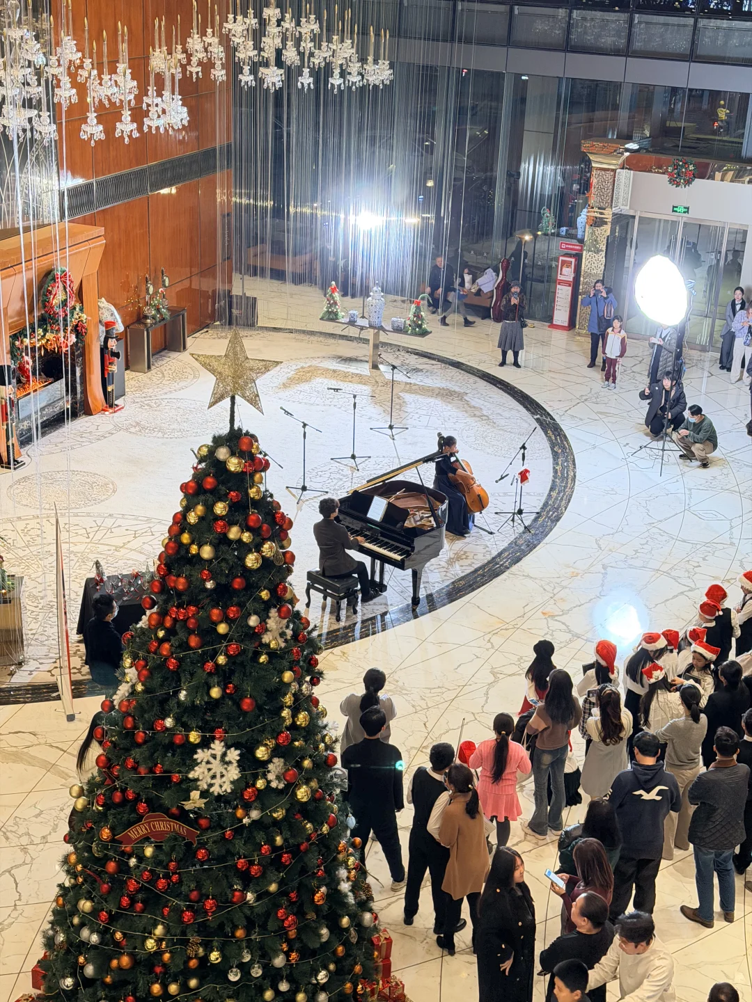 天津瑞吉好热闹啊～圣诞点灯仪式～