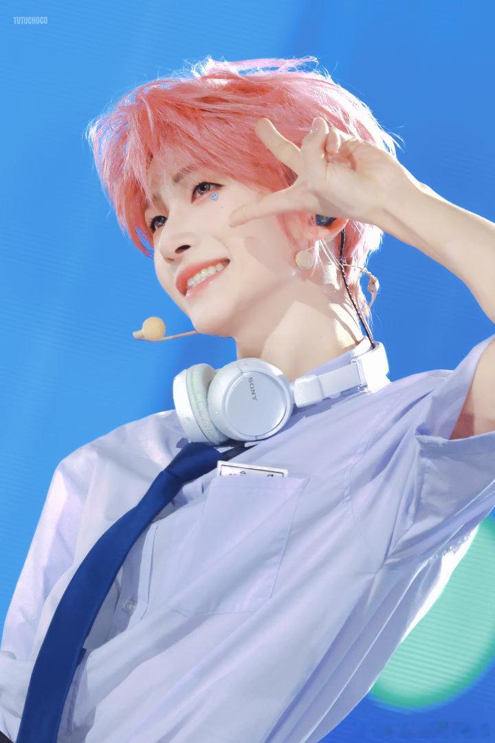 #刘宇廿六驭梦山河# ly#刘宇0824生日快乐# 
想集对这个宝宝的生日快乐🎁
​