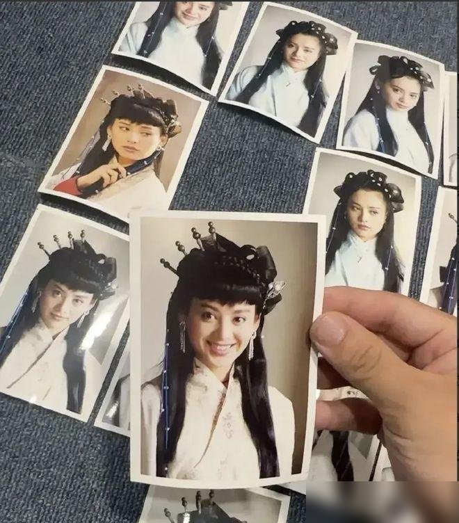宁静试任盈盈的妆造一放出来，全网直接炸了。那扮相，又飒又媚，眼睛里全是钩子。可谁能想到，她最后没演，扭头去拍了赵姬。
当年央视版《笑傲江湖》选角闹得沸沸扬扬，宁静这张试妆照就是铁证。不是没谈，是谈了没成。具体卡在哪一步，圈里说法多了去了，但有一点很明确：赵姬那个角色，更野，更敢，更豁得出去。宁静骨