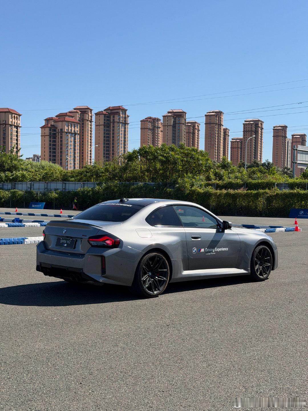 M2全家桶，大家都喜欢啥颜色！
#宝马##我和汽车的日常##speedlife# ​
