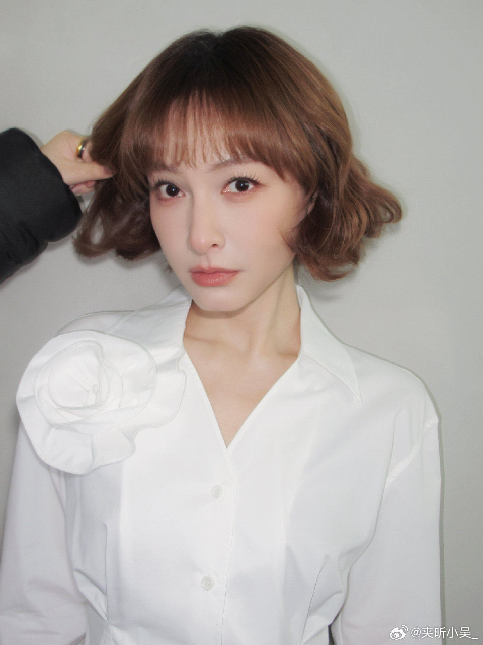 #吴昕[超话]##李维嘉吴昕这下真是双胞胎了# [心]#吴昕 我会找狗仔跟踪# 

那天的你 突然像天使一样降临在我面前

​