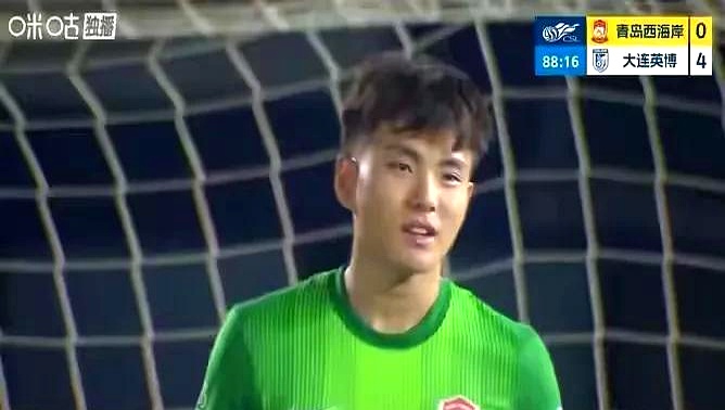 李昊去浙江队这事基本是板上钉钉了，毕竟人家老爸是浙江青训出身，这层关系摆在那，转会自然顺畅得很
 

说起来今年浙江队后防线被锤得够惨，确实太需要一个顶级的门将挑大梁了
 

反观于金永那边，泰山队有王大雷稳坐主力，薪资和位置都给不到想要的保障
 

这时候申花直接甩出顶薪加绝对首发的筹码，新帅米洛