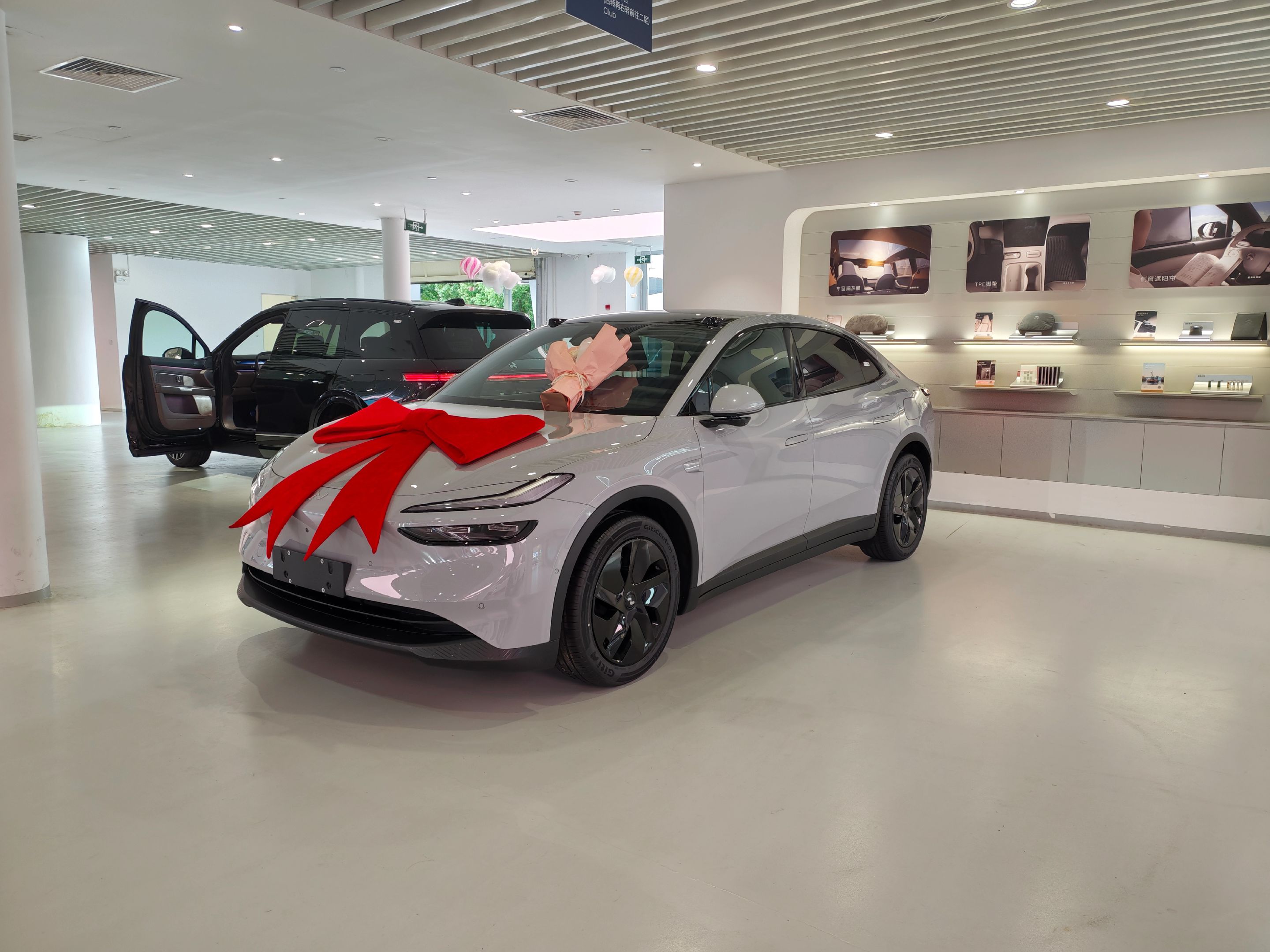 20万级轿跑SUV｜乐道L60 Pro