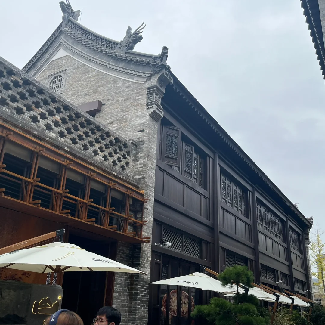 喜欢这种古朴建筑的美感