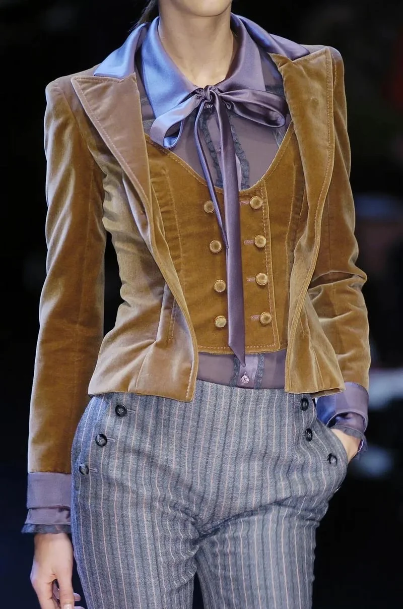 Valentino 2005秋冬｜复古英伦丝绒骑士套装✨