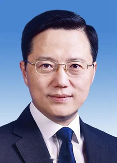#诸葛宇杰任青海省政府党组书记 #10月24日消息，日前，中共中央批准：诸葛宇杰同志任青海省委委员、常委、副书记。青海省委决定：诸葛宇杰同志任青海省政府党组书记。

诸葛宇杰，男，1971年5月生，汉族，上海市人，中共党员，1992年8月参加工作，在职大学，工商管理硕士，教授级高级工程师，高级经济 ​