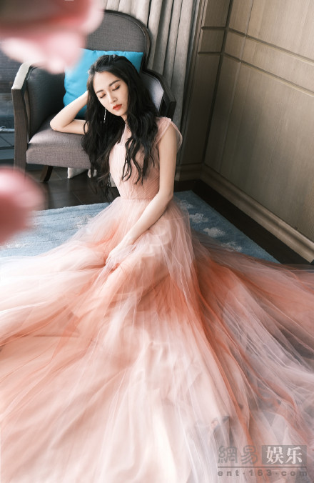 陳鈺琪穿粉色紗裙仙氣滿滿 笑容明媚顏值能打-圖3