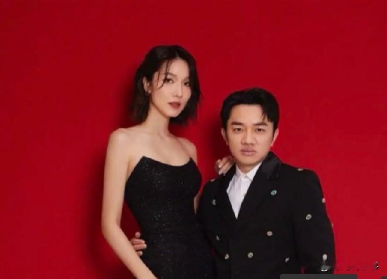 ：李亚男包文婧，明明是出众美女为何总觉得自卑？
正文：李亚男曾经是选美冠军，身高一米七五，气质大方耐看。包文婧长相甜美可爱，和包贝尔校园相恋走到结婚。两人外形条件都十分出众，可在节目里总能感受到，她们内心带着一丝自卑，总觉得丈夫更加优秀。不少网友很是费解，颜值这么出众的女人，为什么会在婚姻里低估自己