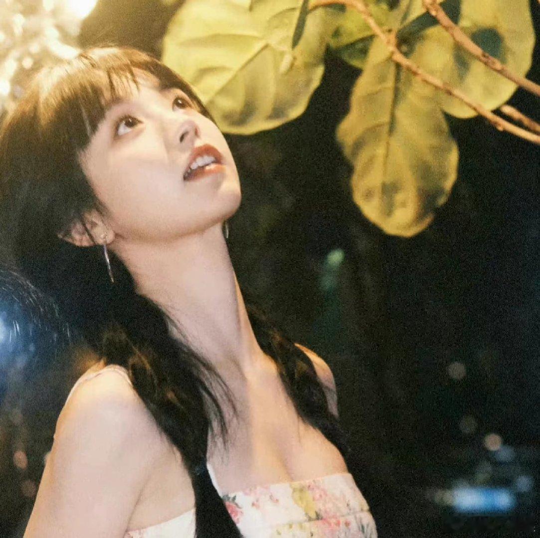 #田曦薇[超话]# 💖#田曦薇# ✨#vivo S60系列美学大使田曦薇#

我愿做你的留声机，喜欢你，是喜欢知道关于你的一切，是忘我的。

周生生品牌灵动代言人田曦薇丨txw丨沪上阿姨品牌全球代言人田曦薇丨田曦薇FILAFUSION潮流代言人丨田曦薇

​