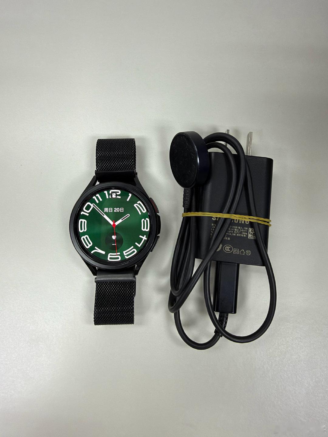三星 Galaxy Watch6 Classic 47mm黑色蓝牙版，成色97新，日常通勤，配套三星使用，实用价，398包邮 ​