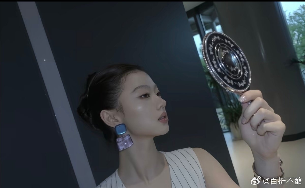 #单依纯[超话]#好想升级… ​
