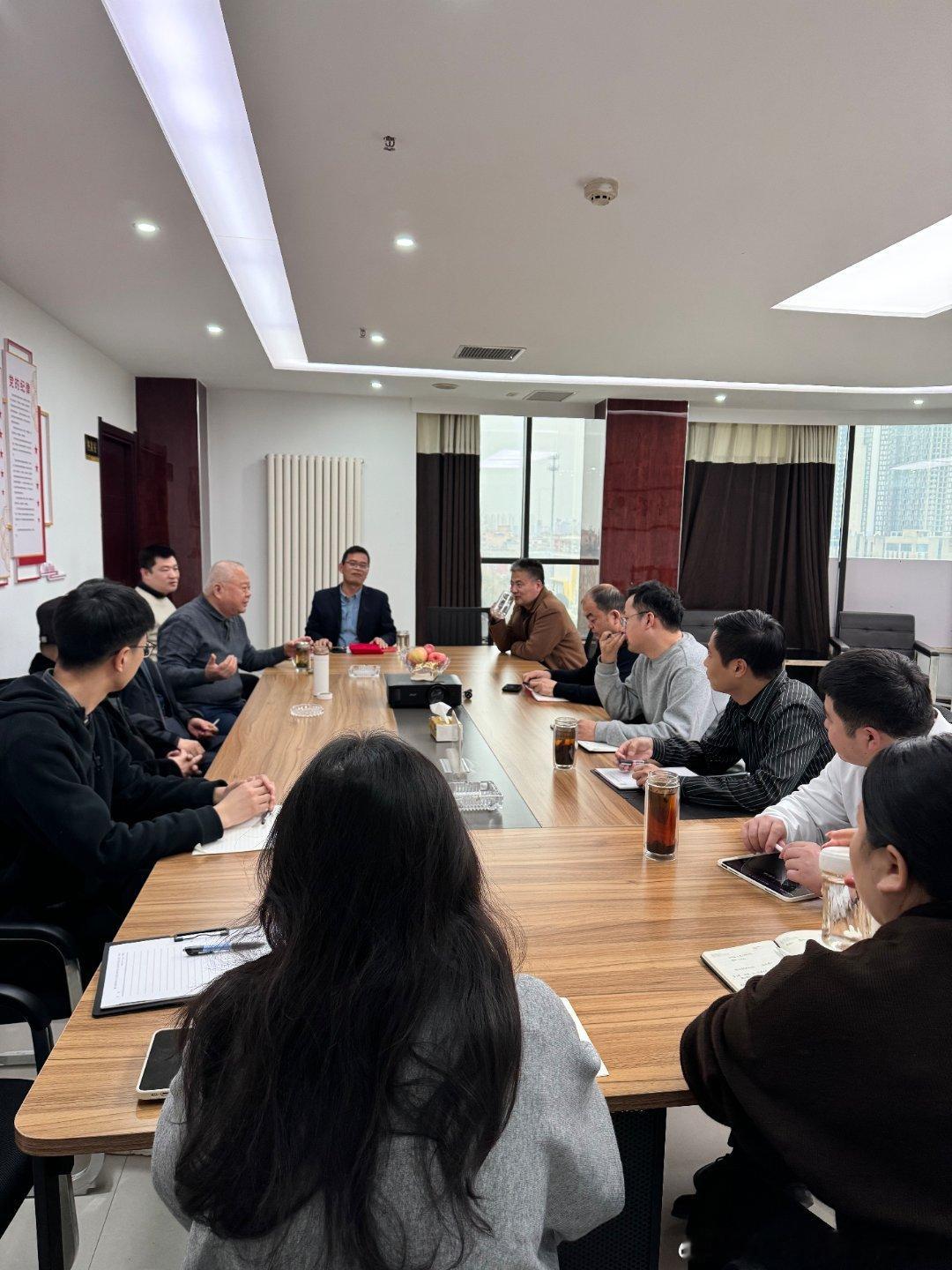 洛阳企业常年法律顾问能解决哪些问题？河南冠谦律师事务所马冠军律师专业解读
 
很多洛阳中小企业老板都有一个普遍认知误区：企业没有诉讼纠纷，就没必要聘请常年法律顾问。
 
但在河南冠谦律师事务所马冠军律师的执业经验中，法律顾问的核心价值，从来不是事后打官司补救，而是事前常态化法律风控。诉 ​