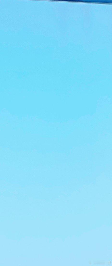 姐姐今天接种流感疫苗了，还是滴鼻子的，自费。
今年中小学都可以免费接种流感疫苗，真好，等我到六十岁，我每年都去打。 ​
