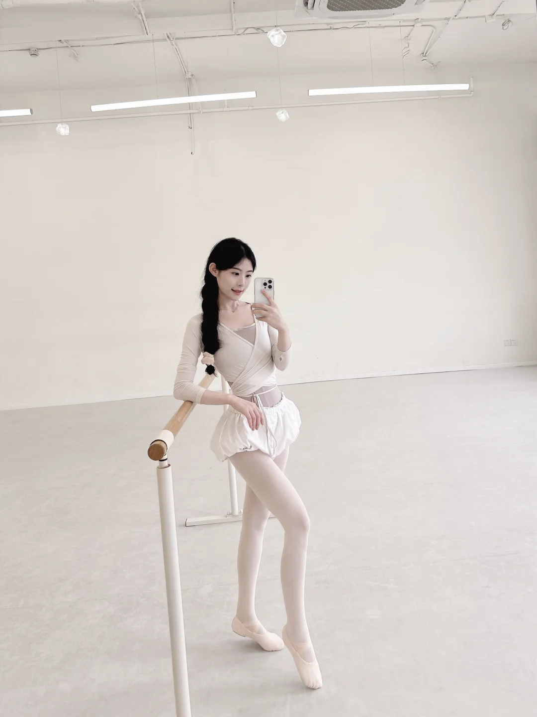 ♡‧₊˚ 汗水向下体态向上🩰