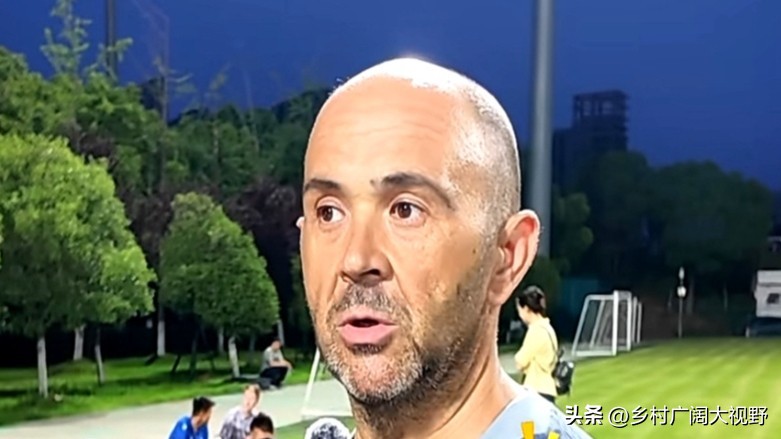 南京队跌出苏超八强让人意外！
这可是省会城市，最后时刻以1