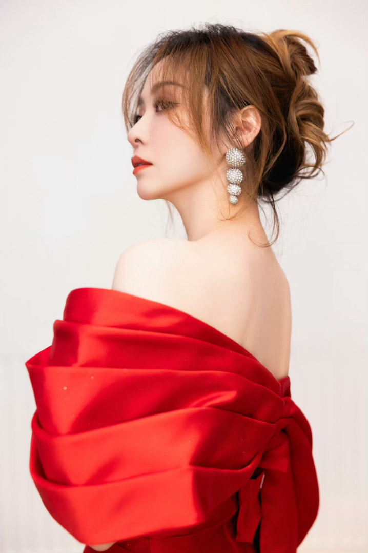 阿珍越来越红了#张靓颖[超话]# ​