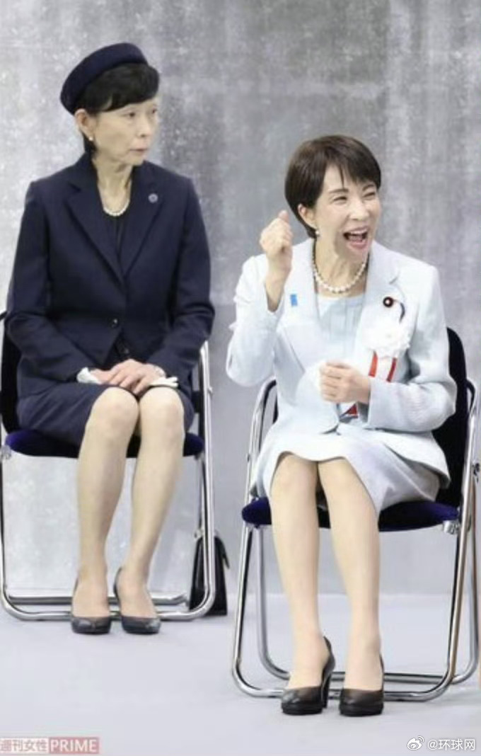 【#高市早苗被日本女性评为第3差首相#】日本《周刊女性 PRIME》近日对1000名日本女性开展民调，在受访者评出的“史上最差首相”当中，高市早苗排名第三。

一名46岁女性受访者批评，高市早苗正将日本推向战争，国内公共安全恶化、经济状况糟糕。另一名57岁女性受访者表示，高市的政策令日本成为武器贩 ​