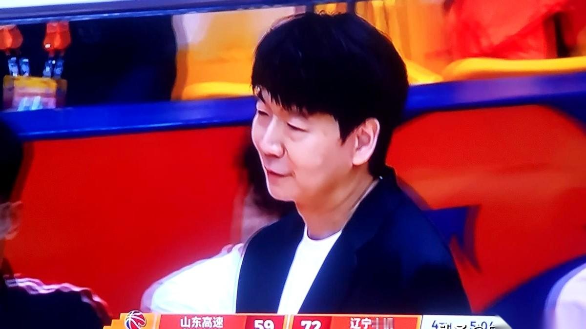 山东男篮把最后一点家底输光了。 主场优势彻底弄丢，晋级希望变得微乎其微...