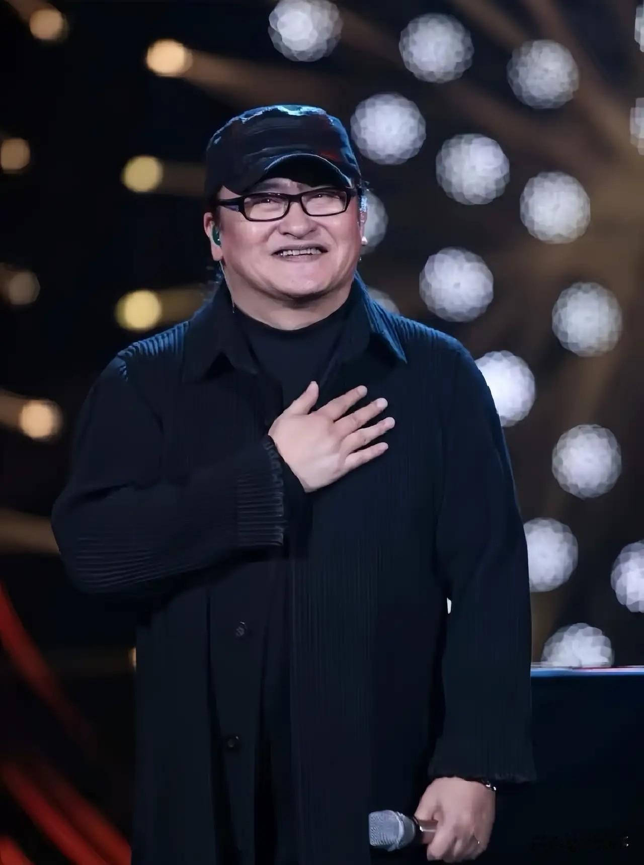 作曲家孟可说，
“刘欢离世十几天前，
他的太太卢老师联系我，说要还我几万块钱。这笔钱源于一次节目录制，内容最终没用。我觉得没必要，一再推辞，他非要给。现在回想，或许欢哥已经预感到自己身体状况不好，才会急着把这笔钱结清。”￼￼￼

看完这段采访心里特别感慨。节目最后没有播出，在很多人眼里这事就算过去了
