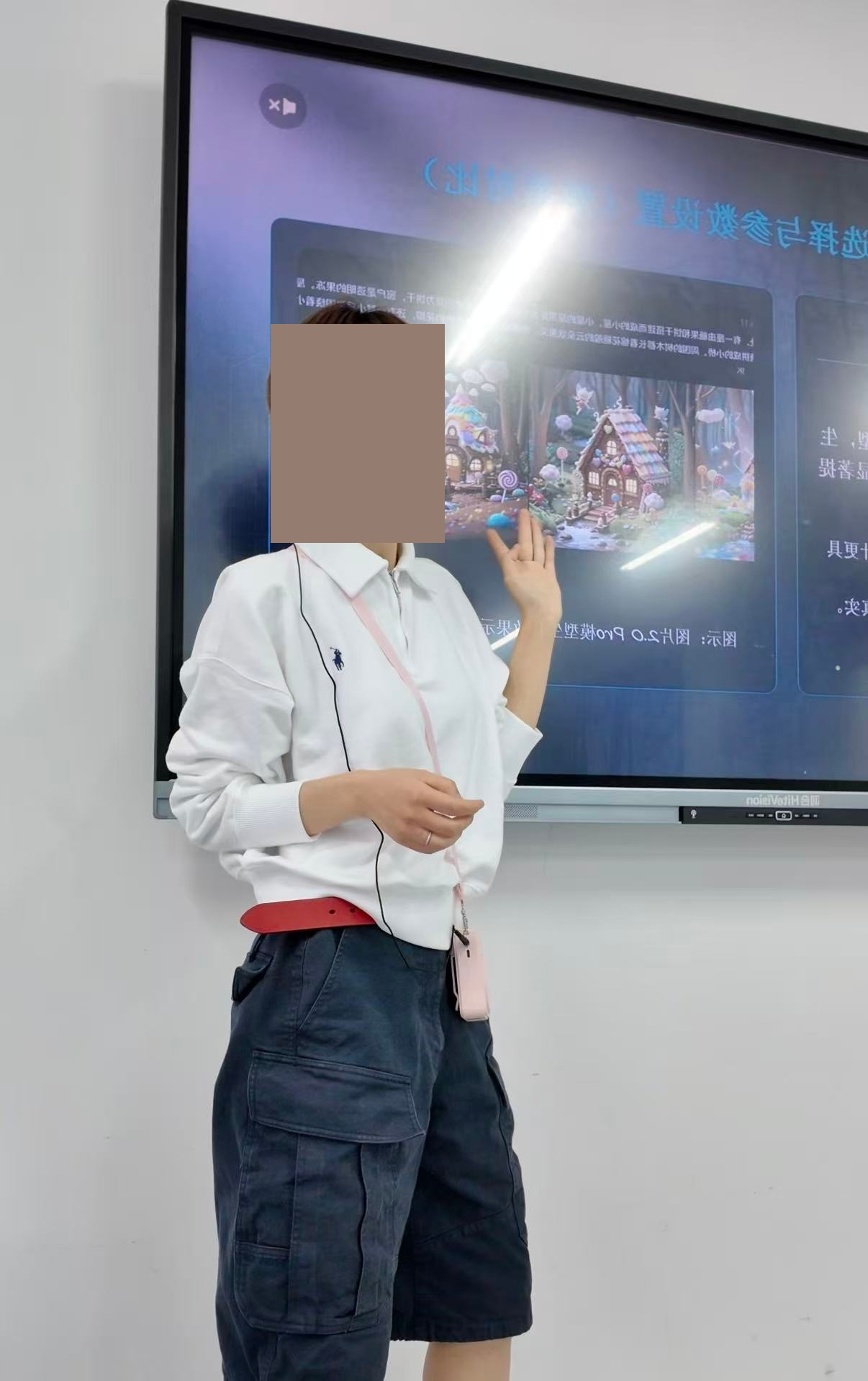 到手月薪9000元！据九派新闻微博视频报道，港中文硕士罗颖（化名）从北京大厂辞职回合肥，考编成为大专教师，有人认为这是“浪费学历”。

她在今日头条刊载的采访自述里说，她受访时32岁，人大本科毕业后先在北京一家媒体当了近三年编辑，又进北京大厂做运营，薪资只高一点。她还提到，在北京生活期间曾为省钱搬家