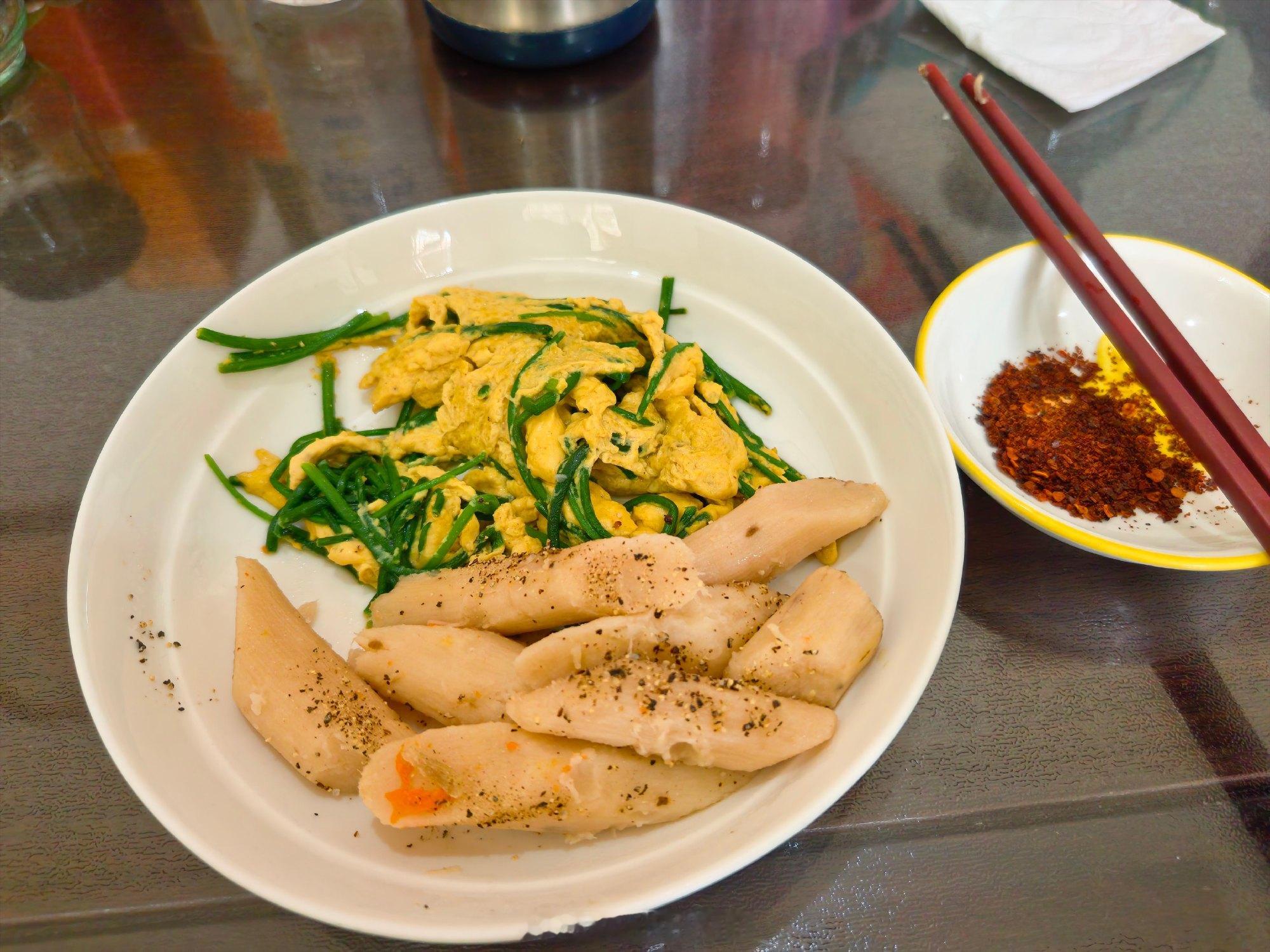 是缘寻日无食满足，今日点都要食开心早上送完翻学都要翻屋企煮个早餐，沙葱...