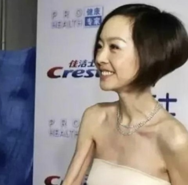 2008年，骨瘦如柴的鲁豫去李连杰家里吃饭，李连杰说：“听说你每天只吃20粒米饭，晚上饿了就喝水是吗？”

主要信源：（猫眼娱乐——51岁鲁豫身高164却只有80斤，米饭只吃3粒？亲口辟谣：不可能）

鲁豫去李连杰家吃饭的事，在网上传了很多年。

流传最广的说法是，李连杰看她瘦得厉害，忍不住问她是不
