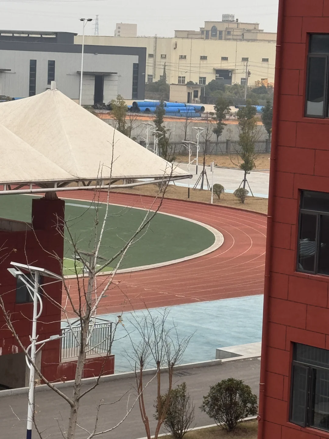 现在的家长压根不会承认自己的孩子有问题