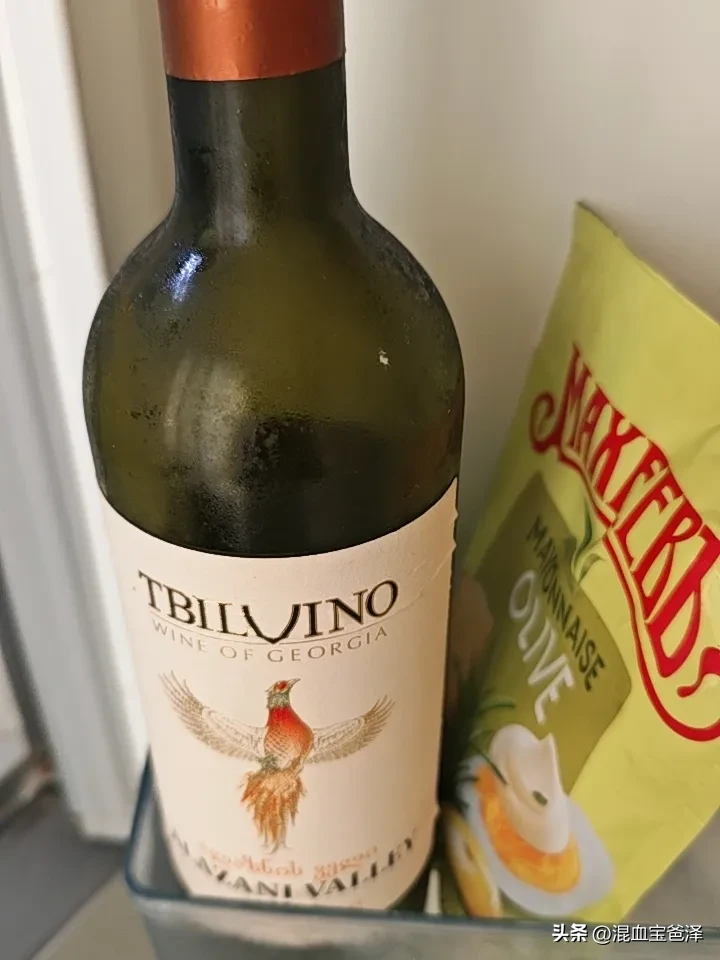 格鲁吉亚葡萄酒怎样我觉得特别好喝，回国带了几瓶送给亲戚朋友，自己留了两瓶，味