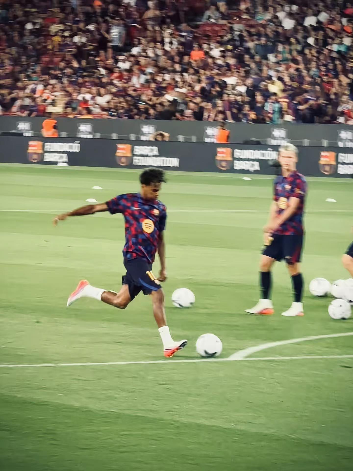 骂他的时候想想他才十九岁就是你主队太子的一辈子了亚马尔