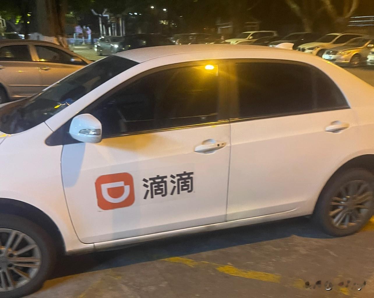 当很多人在喷比亚迪的车时，其实比亚迪己经在用销量狠狠地打了那些喷子的脸...