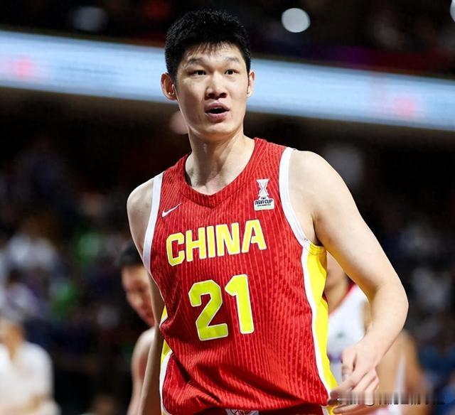 李弘权为腾出顶薪名额，从谈好的顶薪降到C类，两年少拿将近200万元。结果7500万元转会费加顶薪名额全摆上桌，浙江一纸批复下来，交易归零。
这笔降薪，白降了。
山西那边更舍得下本，培养费加交易补偿打包，逼近9位数，第三轮报价递完。人没拿到，只带走一个赵嘉仁。
钱在CBA不是万能的。这话说出来像骂人，