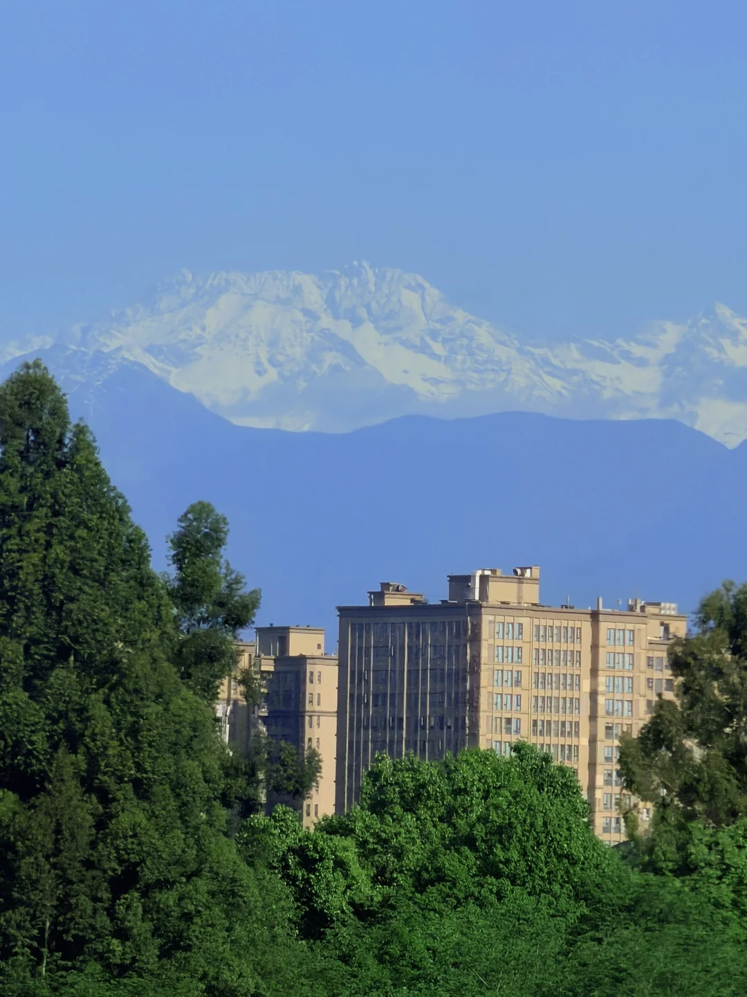 4.17实拍‼️今天大邑的雪山🏔️真的美炸了