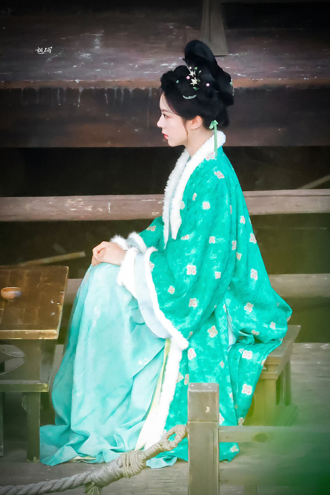 如果惹了楚听雨第二天会因为左脚先踏入永兴被村民一起丢出去
#赵今麦楚听雨##赵今麦躺在王安宇的怀里# ​