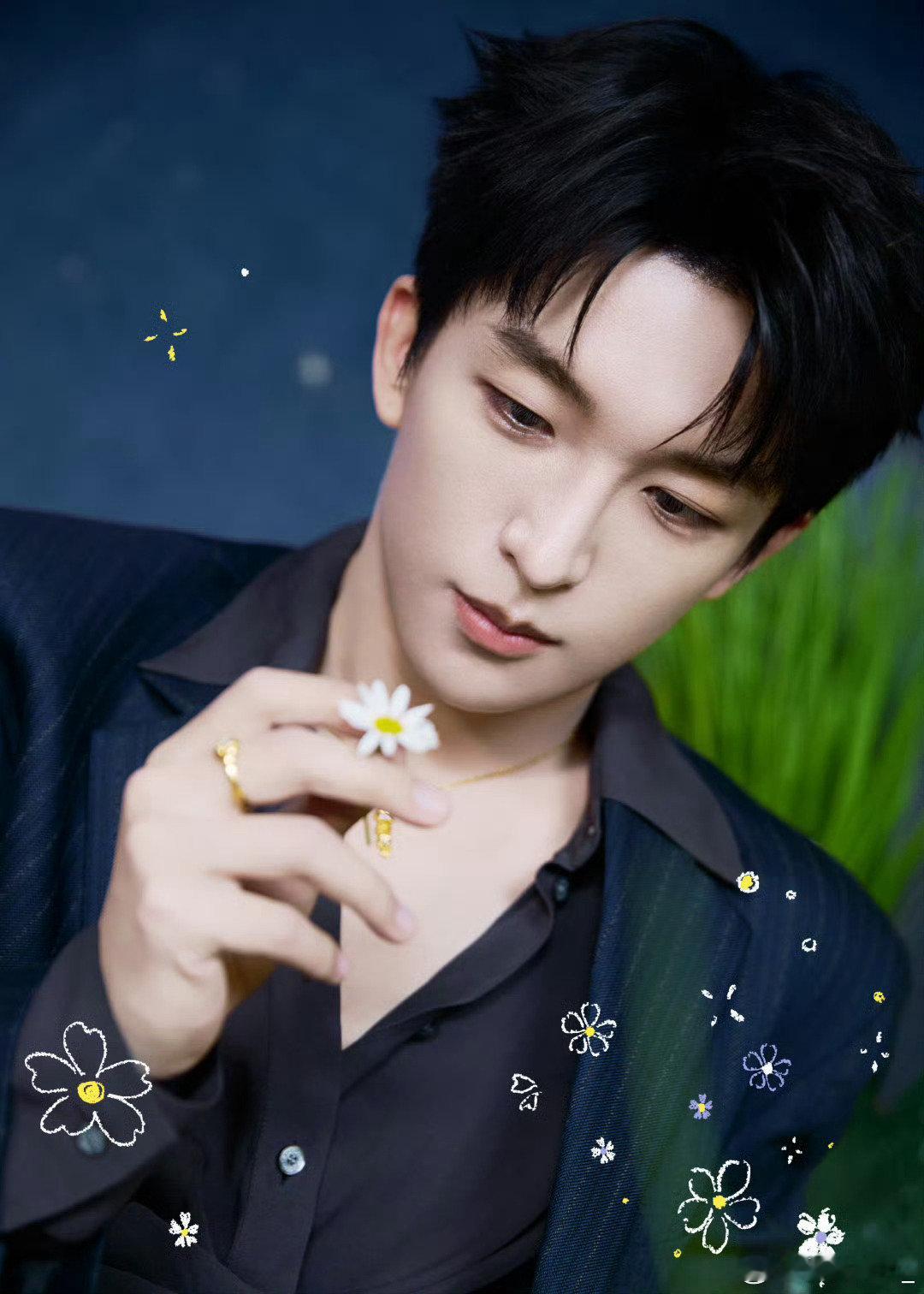 #黄子弘凡[超话]#  hzhf#黄子弘凡何一帆# hzhf#黄子弘凡数到三# 

风拂一瓣花，月落一池中，你入我眼眸 𝒯𝒽𝓮 𝓌𝒾𝓃𝒹 𝒷𝓁𝓸𝓌𝓈 𝒶 𝒻𝓁 𝒻𝒶𝓁𝓁𝓈 𝒶 𝓅𝓸𝓸𝓁 𝓃𝓉𝓮𝓇 𝓂𝓎 𝓮𝓎𝓮𝓈.

​