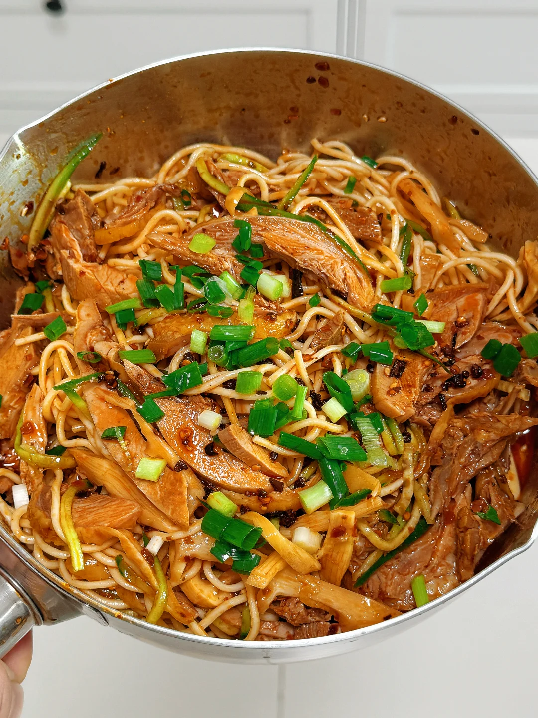 谁懂啊？鸡丝凉面吃一次爱一次！🍜🍜🍜