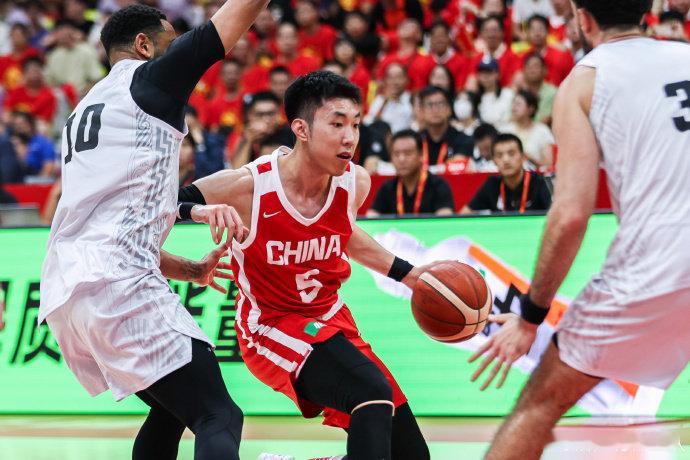 中国男篮77-84新西兰，今夏热身赛结束，6场比赛4胜2负，再过十来天...